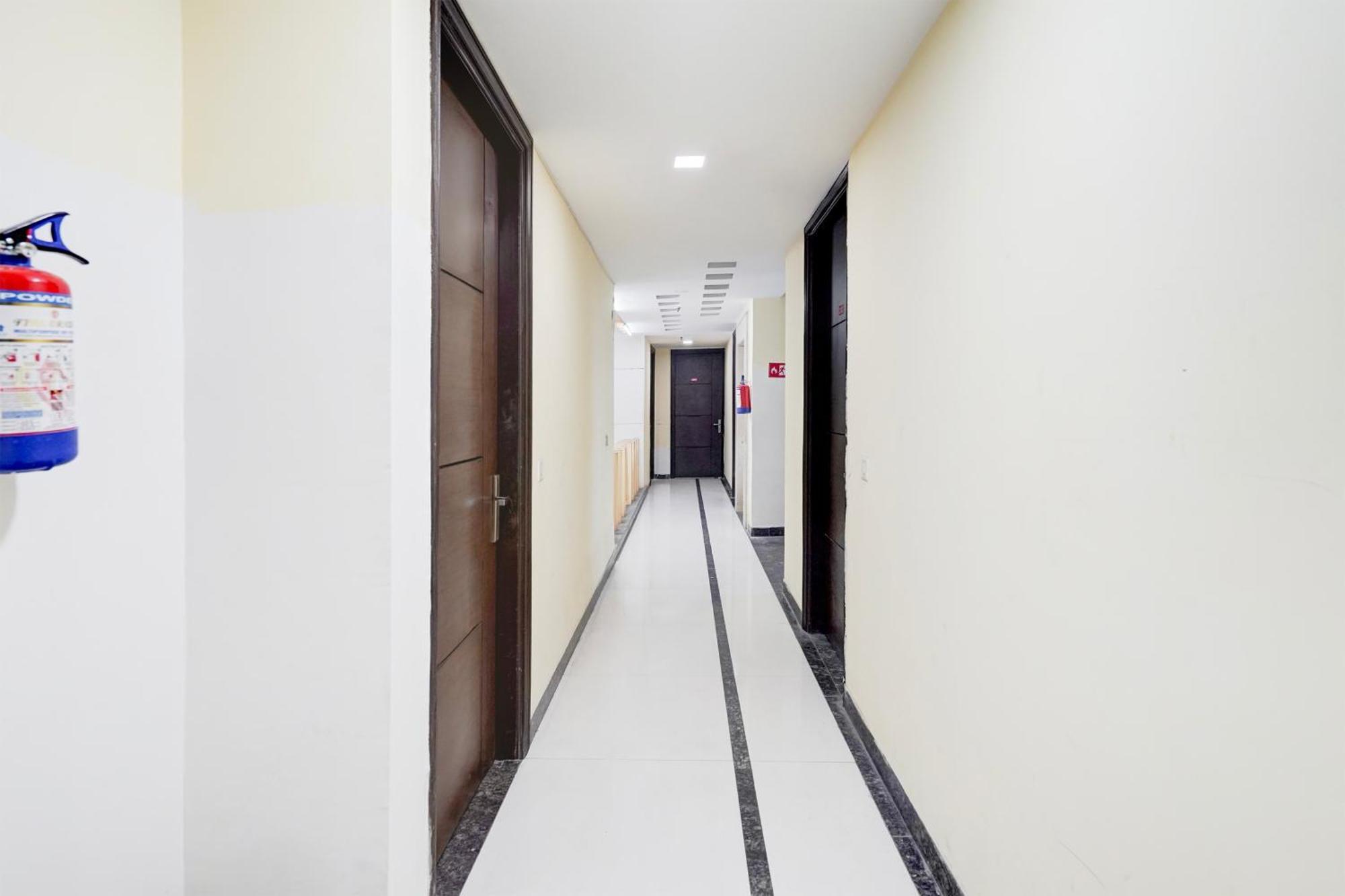 Hotel Super Townhouse Sector 51 Noida Near Metro Station Exteriér fotografie