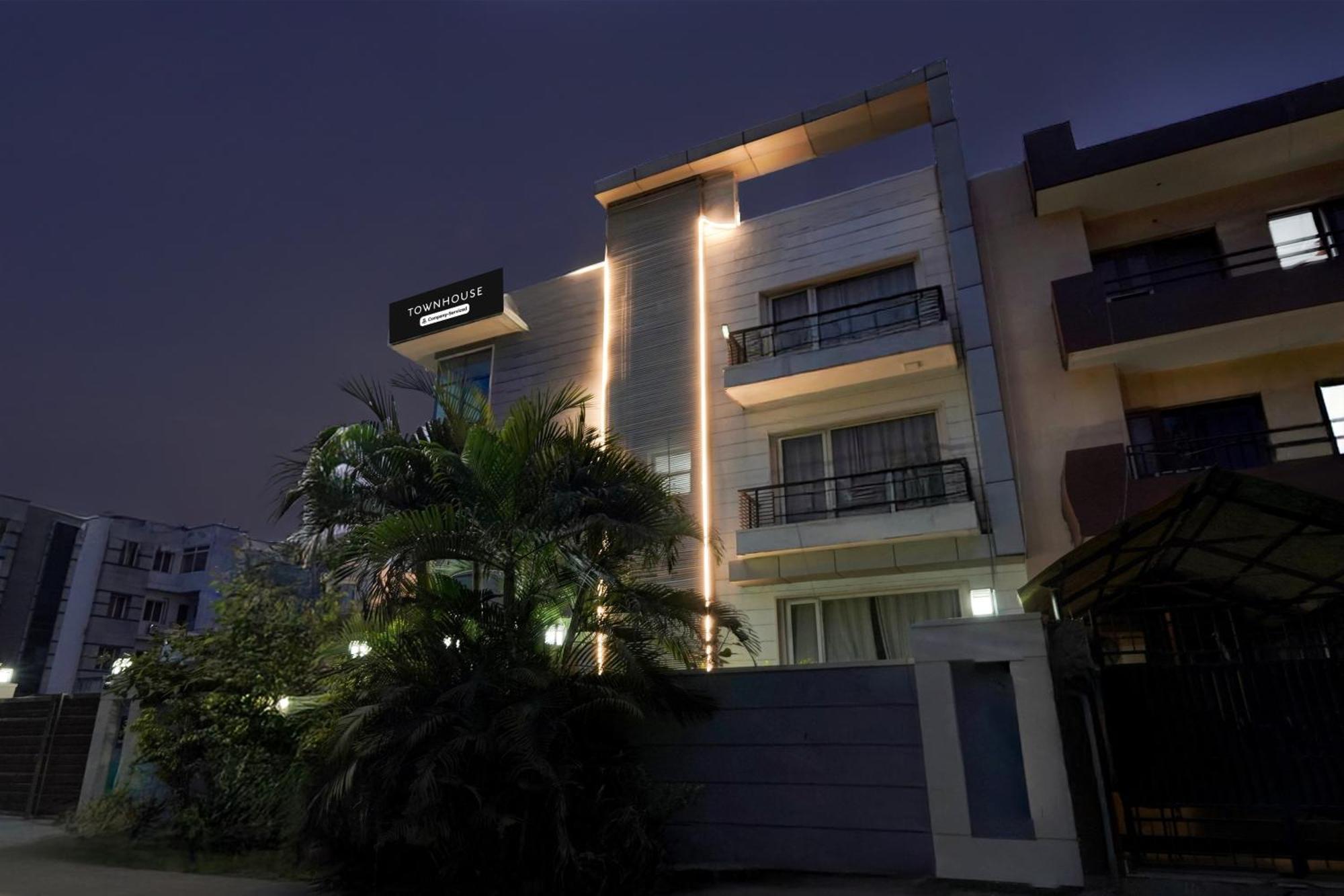 Hotel Super Townhouse Sector 51 Noida Near Metro Station Exteriér fotografie